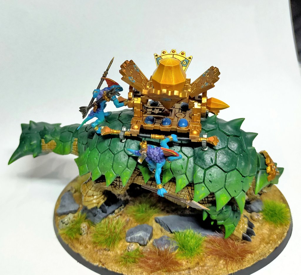 GemmaEv5's tweet photo. WIP Wednesday... So glad to have finished this Seraphon Bastiladon Solar Engine. Took awhile but I'm happy with the end result 😁 #seraphon #warhammer #aos #bastiladon #warhammercommunity #paintingminatures https://t.co/7QWY0FLUUb