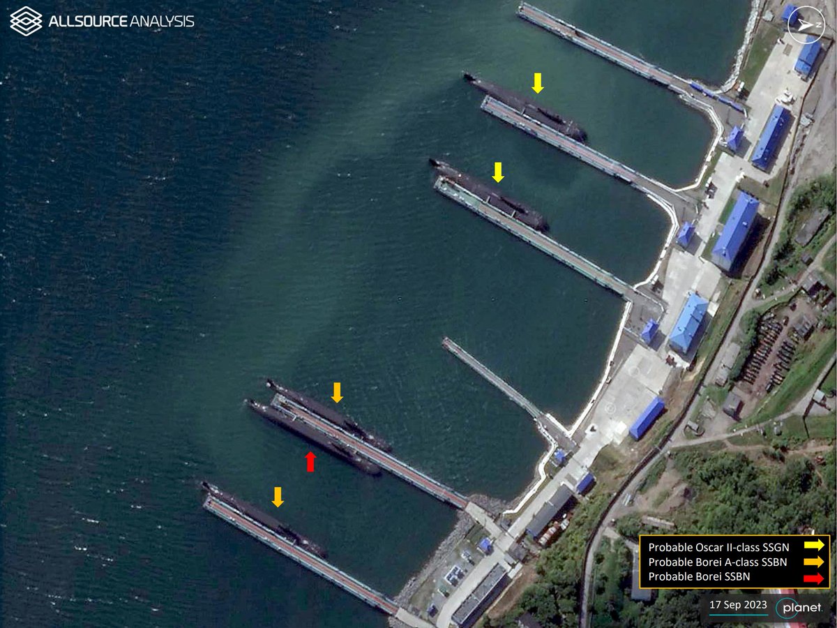 GEOINT analysis on 17 September 2023, reveals the following submarine types at Rybachiy submarine base: two Oscar II class (SSGN) and three Borei class (SSBN). bit.ly/2oeCGCj #GEOINT #Geospatial #Intelligence #Russia #Rybachiy