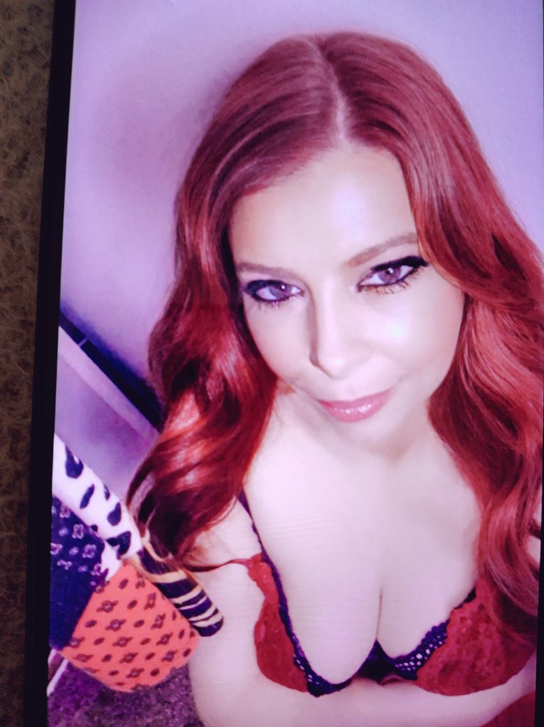 Scarlet02428607's tweet photo. #NAUGHTYMISTRESS #Dominatrix #FEMDOM #WhoWantsToBeMyHUMANATM #HerePayPiggyPiggy

#INeedToGoShoppingINeedNewClothesAndANewPHONE https://t.co/NO2iwHYqQC