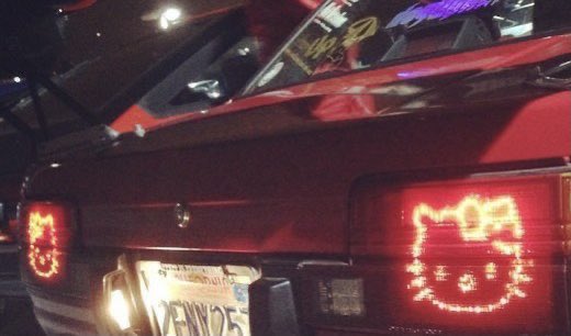 heartipink's tweet photo. hello kitty tail lights https://t.co/ywRhcbLWtk