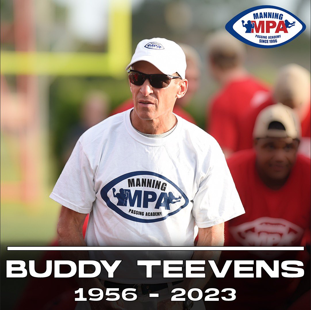 Manning Passing Academy tweet media