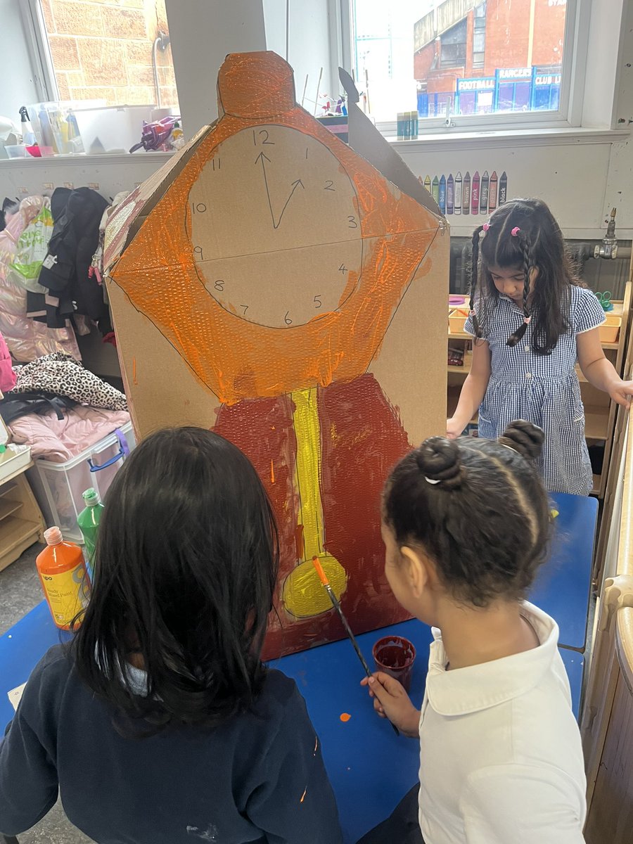 ibroxprimary's tweet photo. Can you guess this weeks Rhyme ? #Numeracy #Shapes #Trianglemice #Paintfun #Literacy #HickoryDickory 🐭🕰️ https://t.co/gsaZcKc1Ht