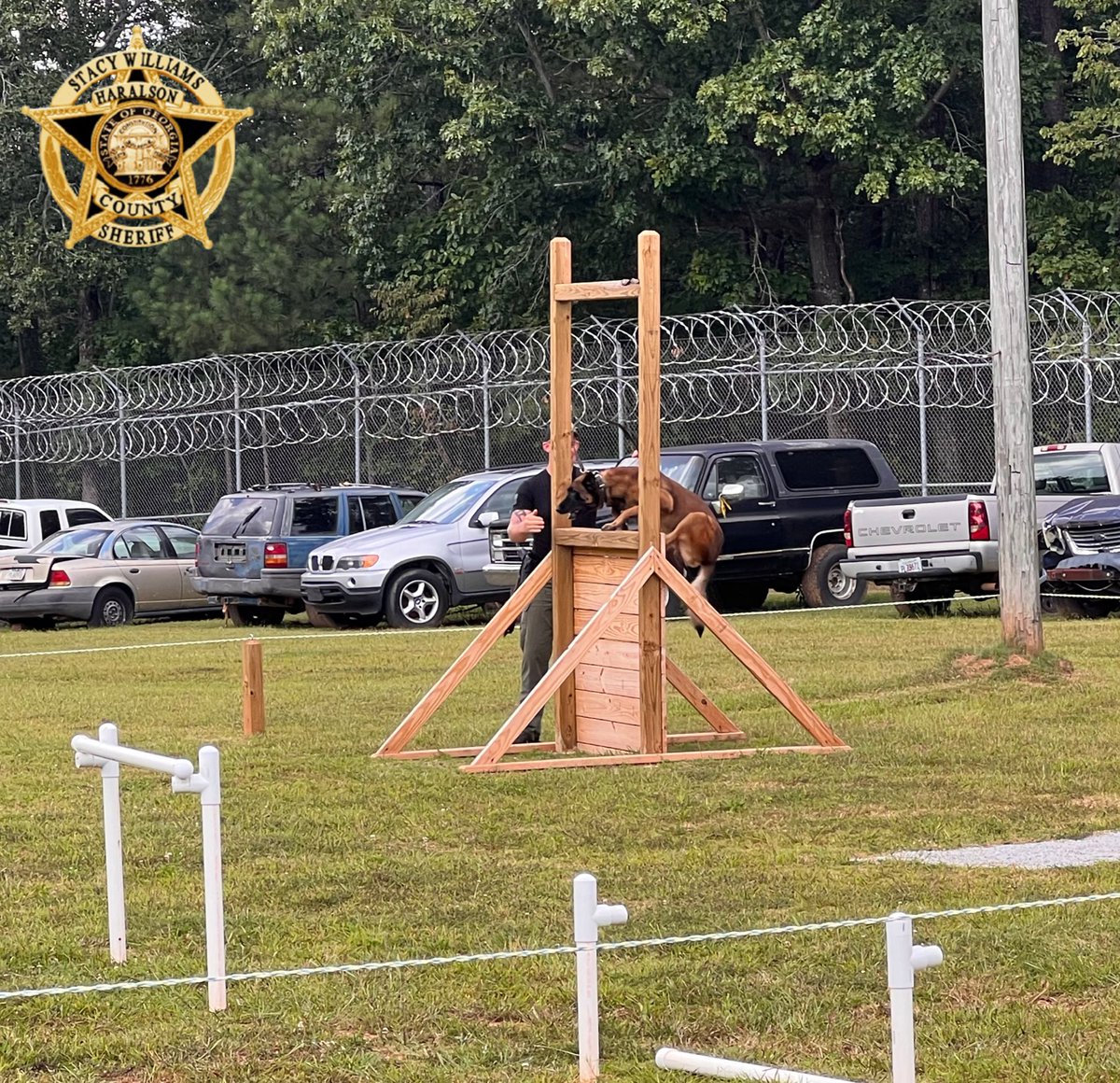 HaralsonSheriff's tweet photo. K-9 Janco doing K-9 Janco things…🐾
#K9Janco🐾
#K9Unit
#Training
#JumpedIt #NoProblem
#Team
#Malinois #TrainingMatters
#WorkingDog #GoodBoy #Teamwork
#AlwaysReady #MalinoisK9
#Janco
#Trust
#Partners
#BestestBoy
#Preparation
#DogsOnTwitter
#HCSO https://t.co/1cnBx8XGDj