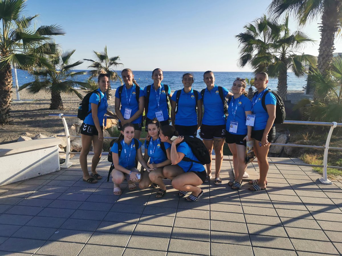 as_amu_'s tweet photo. EUSA Beach handball..Malaga.. l’équipe AMU prête pour la cérémonie d’ouverture 👏
@FFSportU 
@sjibrayel 
@giampi_sfo 
@aurelielopes13 https://t.co/zlGozZ39Nl