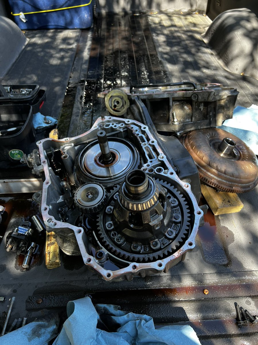FoxSalt_'s tweet photo. Todays adventure !transmission rebuild anyone?
#VWrabbit
#09G https://t.co/aJIcEtvVsB