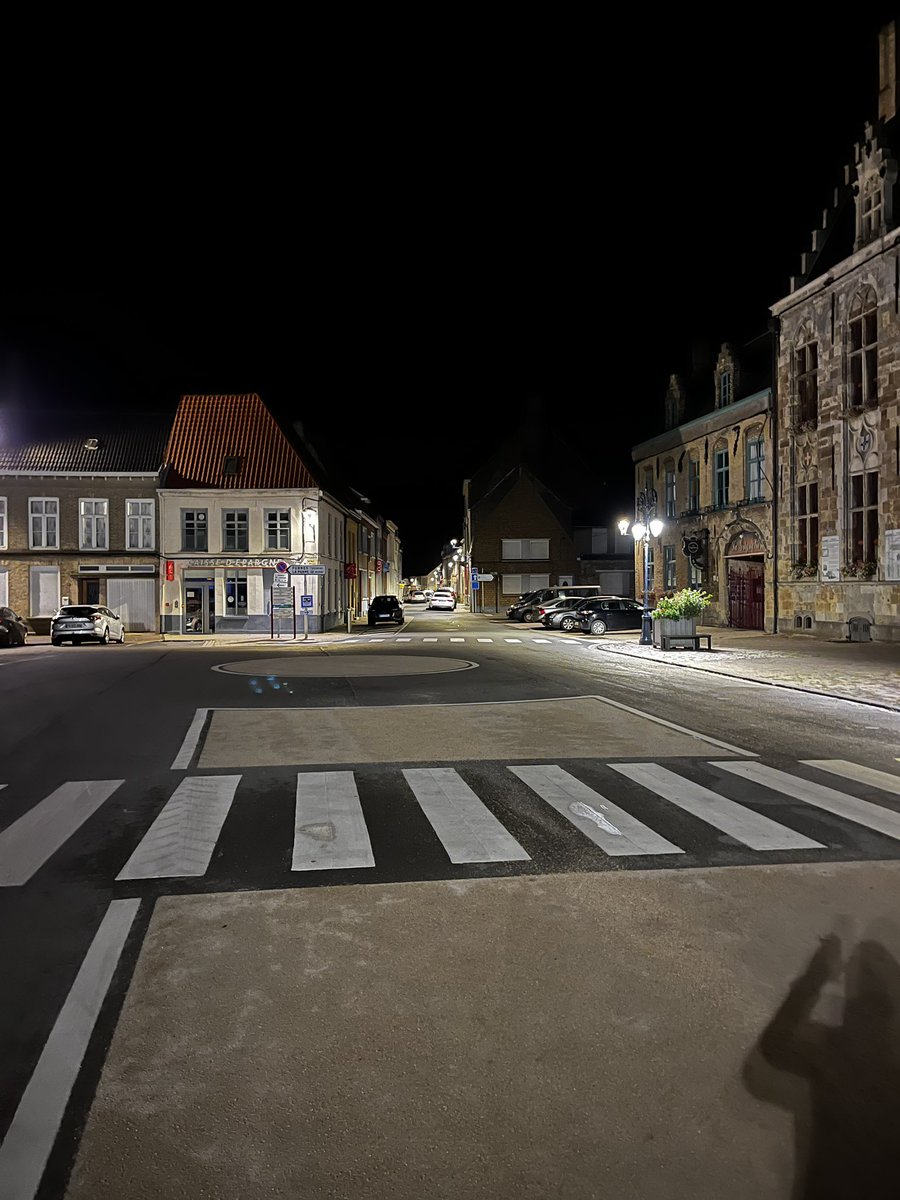 EnergieFlandre's tweet photo. En images - les travaux de rénovation de l’#eclairagepublic se poursuivent à #Hondschoote 
✅ éclairage led
✅gradation
✅ réduction des consommations d’électricité
Un chantier @siecf réalisé par @CiteosOfficial https://t.co/RnW8sQ9nZG