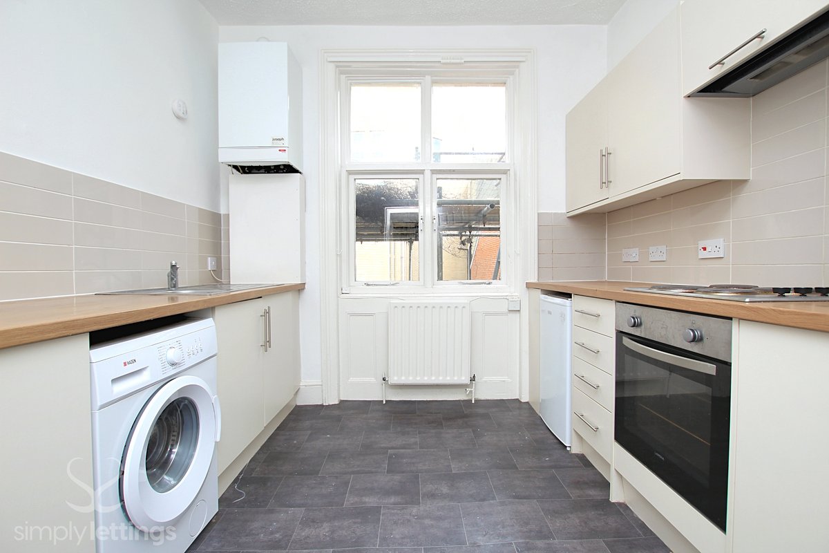simplylett's tweet photo. #ToLet A spacuous one bed #Maisonette in the heart of #Brighton - £1,295PCM! VIDEO TOUR: https://t.co/gLH5ryDmOj PROPERTY DETAILS: https://t.co/kIjnDnA1NY Call 01273 729 000 to view! #Lettings #Property #SimplyLettings https://t.co/t3b3zX2qMC
