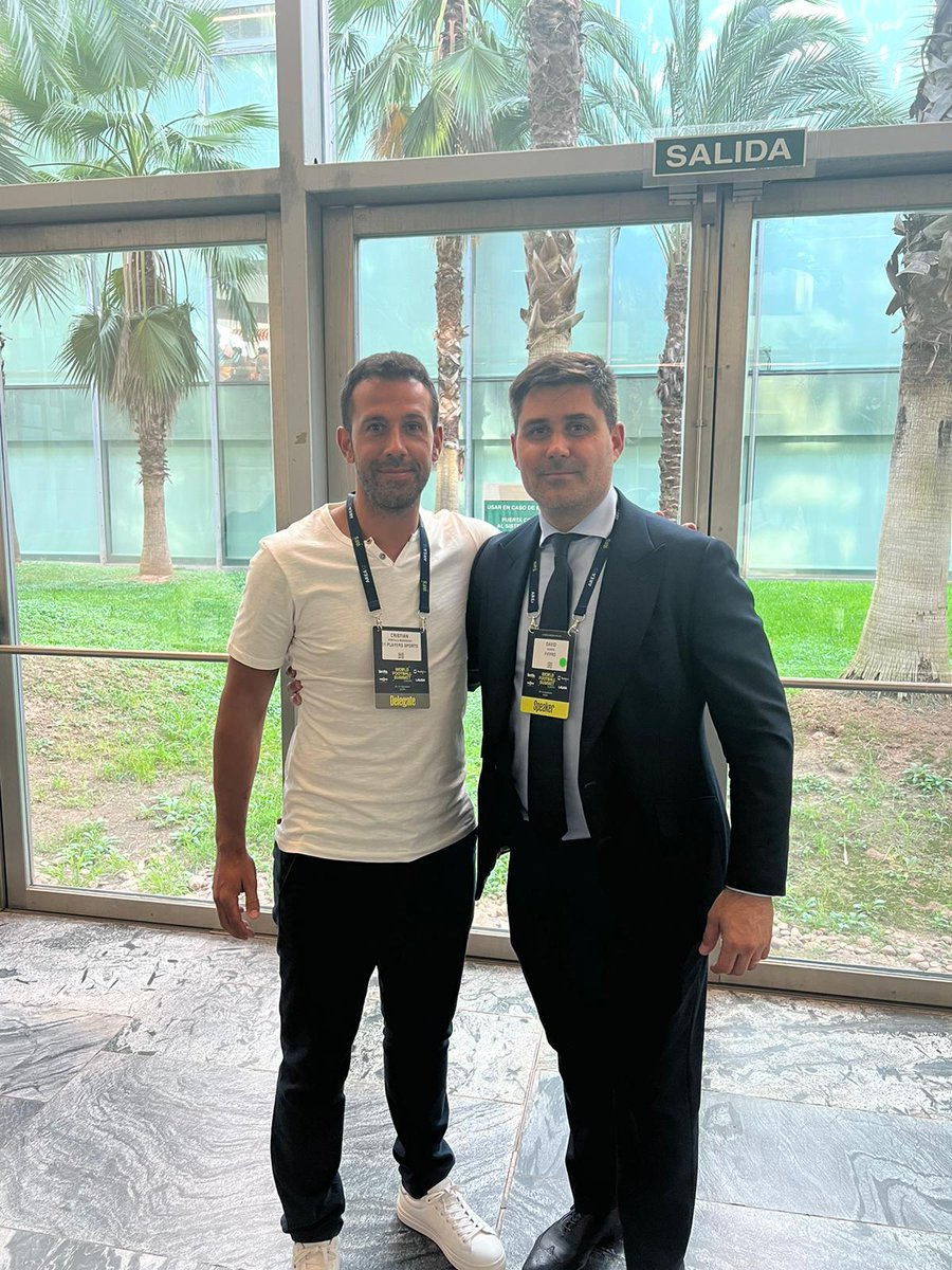davidaganzo's tweet photo. Gran jornada hoy en la #WFSEurope rodeado de compañer@s y amig@s, compartiendo nuestra visión del futuro del fútbol junto con l@s principales actores: l@s futbolistas. https://t.co/P8kGXPUWvH