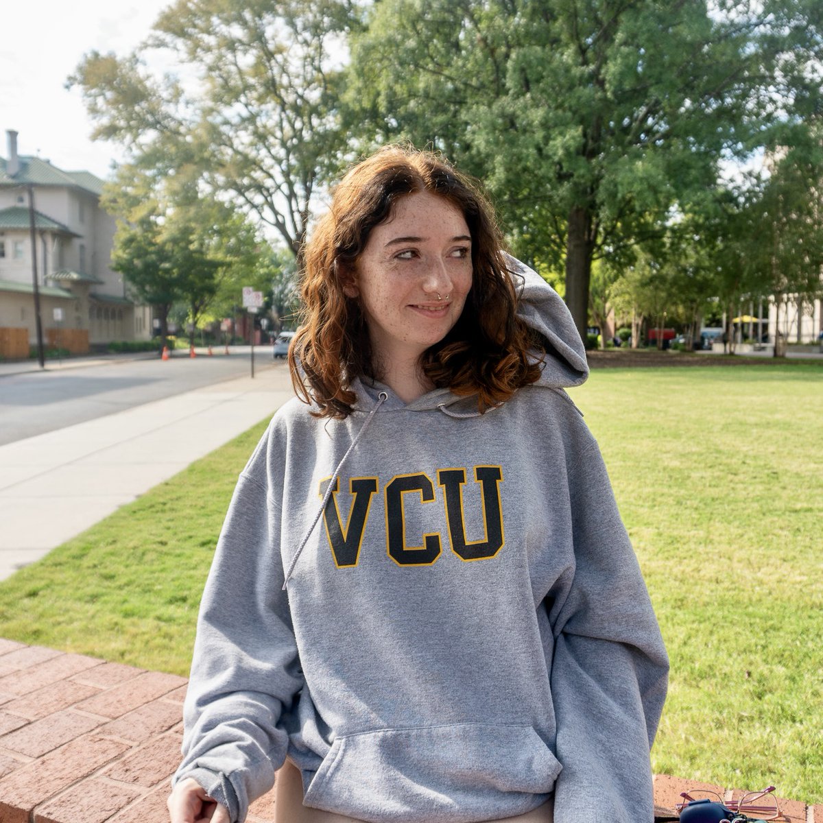 VCUGear's tweet image. Fall: The season of changing leaves, longer sleeves and VCU cozies 🤗🍂 #VCURams #VCU #VCUGear #FirstDayofFall #RVA #LetsGoVCU