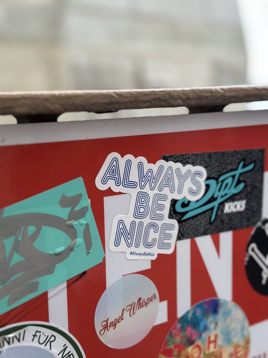 alwaysbeniceco's tweet photo. 📌 Brooklyn Bridge, NYC
Community submission, sticker spotted on the Brooklyn Bridge! Where have you spotted our stickers recently?
#AlwaysBeNice #NYC https://t.co/PvieMPz35B
