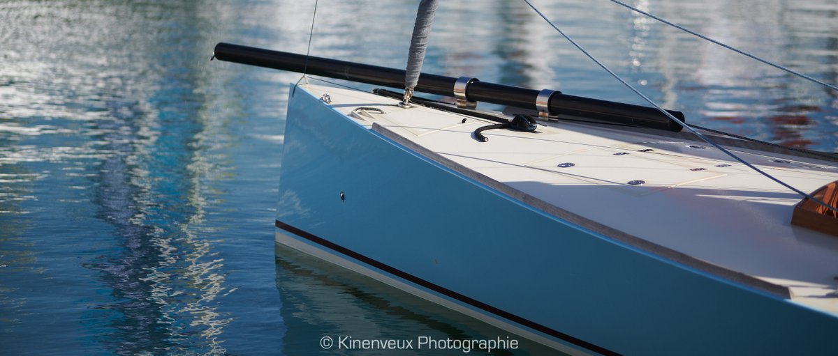 kinenveux's tweet photo. Le @GrandPavois , toujours un réel plaisir d'arpenter les pontons, que se soit pour exercer son oeil photographique ou pour retrouver les amis voileux  ⛵️.  Regard en format CinémaScope sur cette première journée du salon https://t.co/8uMQbsO75L
