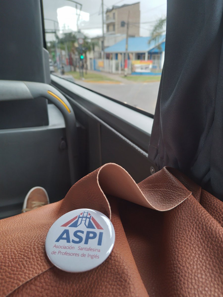 andreapinu's tweet photo. 13 horas de viaje en cole y llegamos...🧳🚃🛣 Faapi Congress💪👏❤️ Santa Rosa La Pampa #englishteachers https://t.co/QwHUYV7VmJ