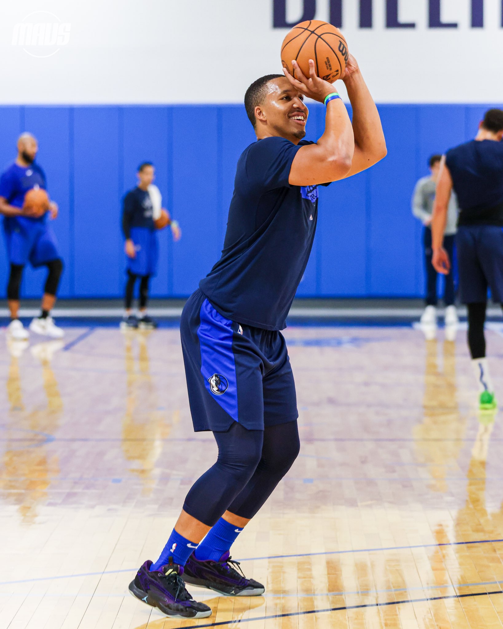 Dallas Mavericks on X: Fit check. #MFFL  / X