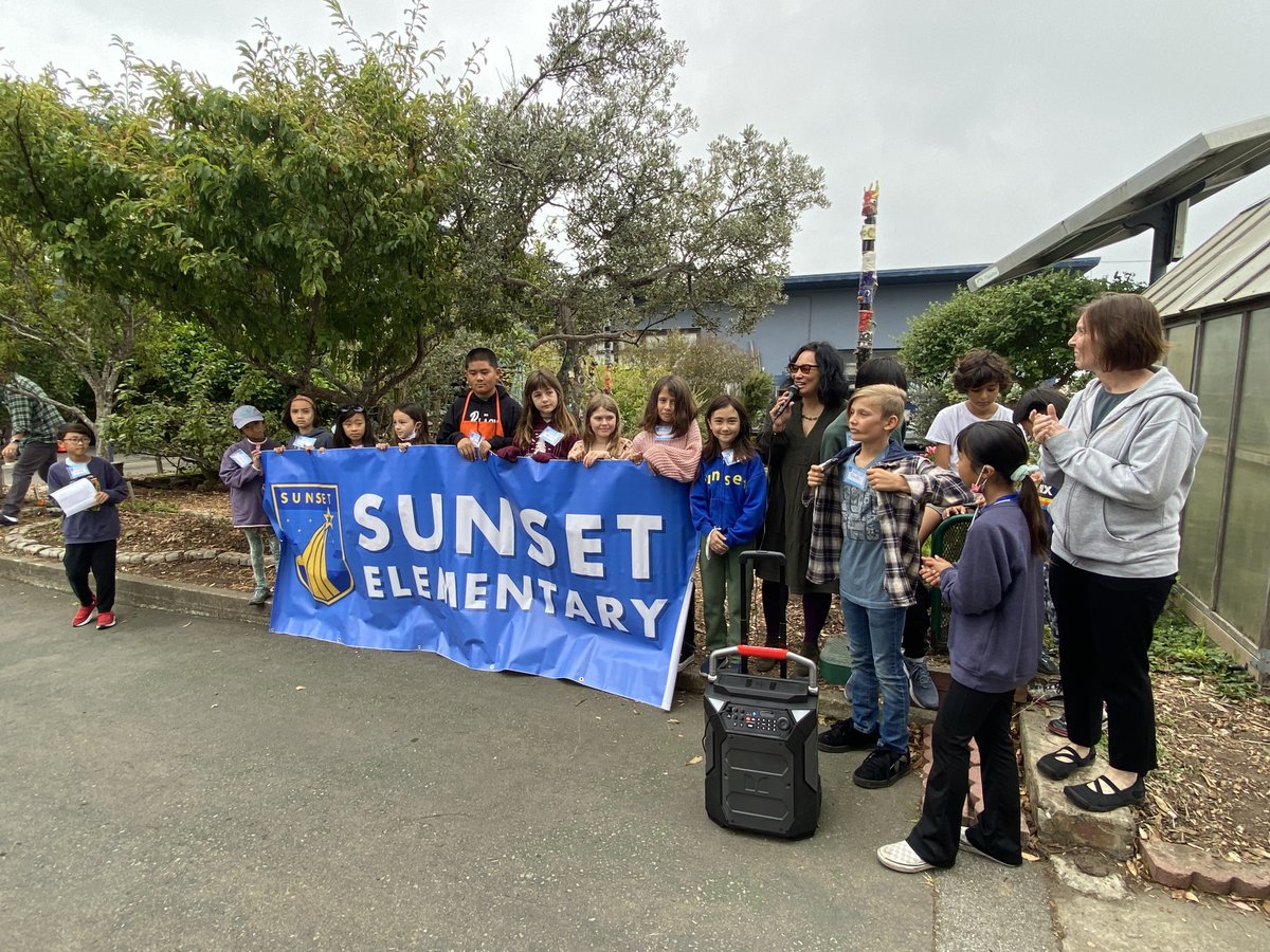SFUnified's tweet photo. Yesterday, SFUSD kicked off the Climate Solutions #GreenStridesTour at A.P. Giannini Middle and Sunset Elementary where our schools highlighted their sustainability practices. 🌱 SFUSD was named a U.S. Department of Education #EDGreenRibbon district in 2016. #WeAreSFUSD https://t.co/vtBc7WJZJk