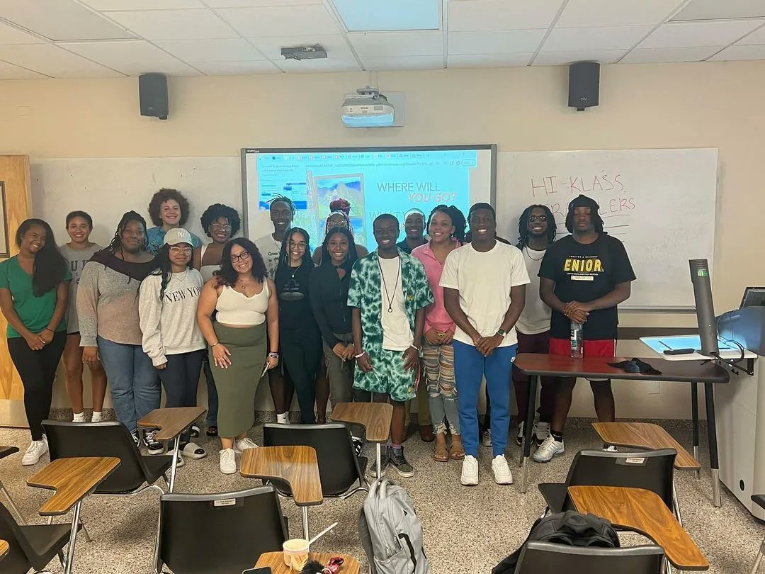 sep_kapsi1911's tweet image. Brothers of the Eta Iota Chapter recently hosted an event eduating students at the College of Charleston on the process and benefits of the studying abroad experience.
@cofc_nupes
#kapsi1911 #sepkapsi #4thobjective