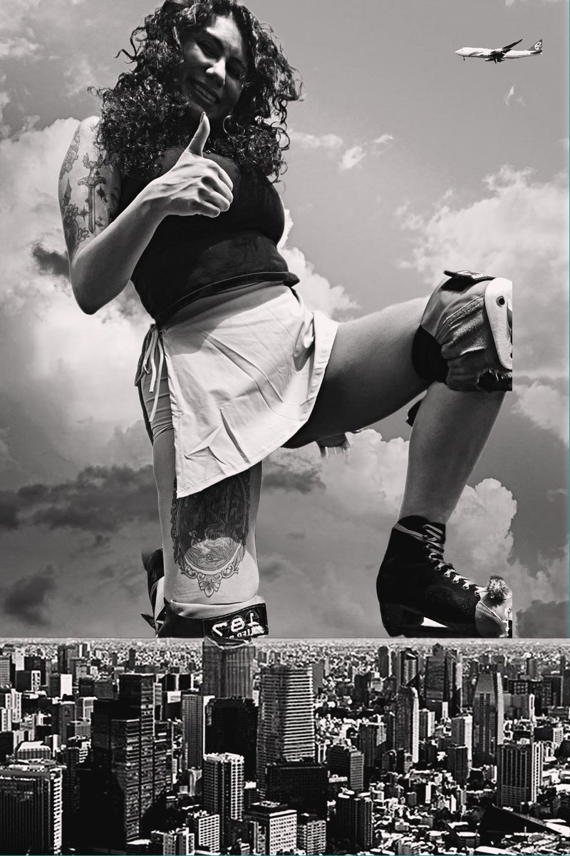 R3kacutioner's tweet image. @cottagegoddess_  800ft rollerskating goddess #sizerwitter #giantess