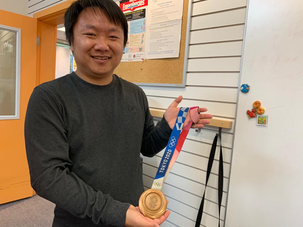 RCD_Richmond's tweet photo. A happy group @rcd_richmond #RunningClub with #OlympicWinner @EvanDunfee, learning proper warm-up and tips on #speedwalking. Most exciting to hold Evan's medal in hand, bringing smiles and dreams.
#runforhope #peoplewithdisabilities #bmovanrun #activeliving #inclusivesports https://t.co/zNwXhb8PxY