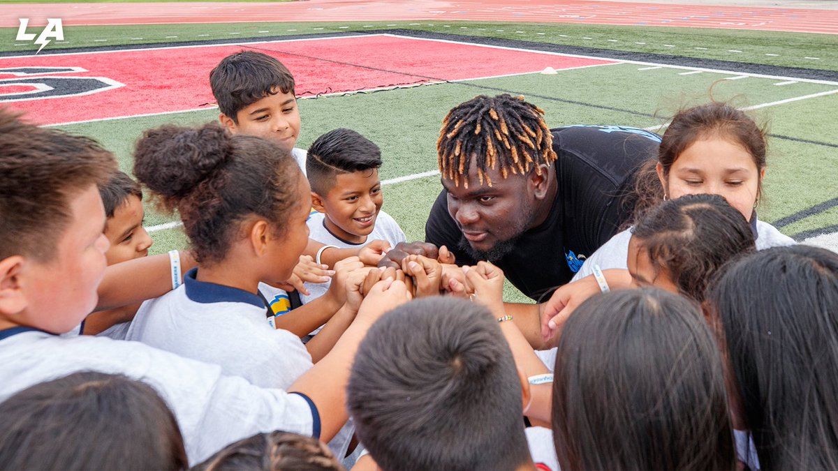 anything for the kiddos 🥹

shoutout the rooks and nfl play 60
