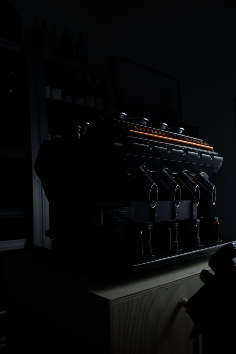 SuperVeloceCo's tweet photo. Embrace the artistry of engineering in every sip. Elevate your coffee experience with the exquisite McLaren Nero Carbonio coffee machine-where precision meets perfection.

#espressomaker #superveloce #espressoveloce
#McLaren https://t.co/jtiUDrQcEq