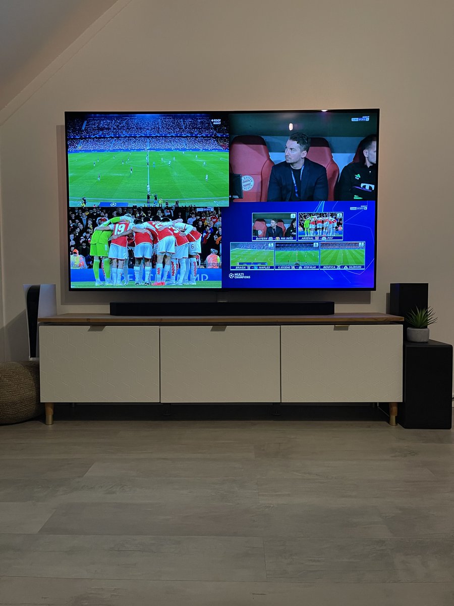 papa_connecte's tweet photo. J’attends plus que mon agneau vindaloo et on est bien ⚽️⚽️⚽️ #MultiLive #myCANAL https://t.co/WgKbcYWO6m