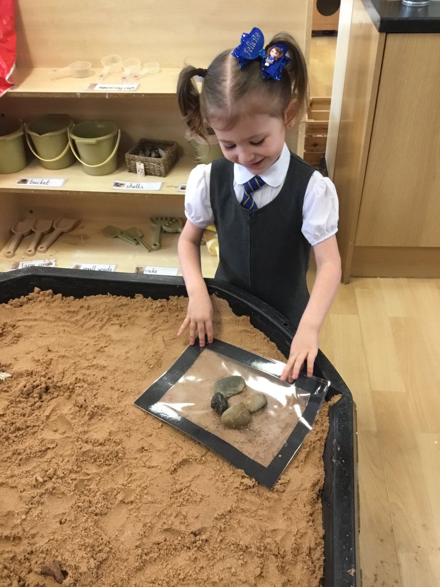 We have been using natural materials to make shape transient art in our sand 🐚 <a href="/StGabrielsCofE/">St Gabriel’s C of E.</a> <a href="/RainbowEduMAT/">Rainbow Education MAT</a> <a href="/MissDeanREMAT/">Miss Dean</a>