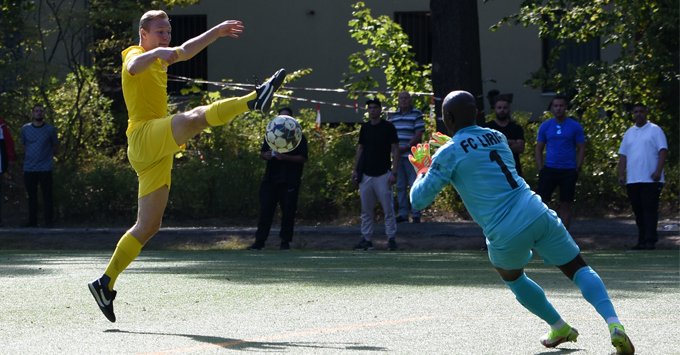 BFCMeteor06's tweet photo. #meteor06 #fussballerleben #ditiswedding @TspLeuteSport 

Auswärtspunkt beim FC Liria

Bei einer der spielstärksten Mannschaften der Liga ergattert sich Meteor in einem chancenreichen 0:0 einen Auswärtspunkt. 

Spielbericht auf: https://t.co/RrGnNHSSFS https://t.co/RspR66XmG2