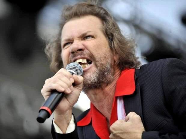 CFloydstock's tweet photo. 64 anos para Wander Wildner!!!
Happy Birthday
Qual a sua canção predileta deste à voz deste vocalista, ícone do punk brega, a bordo dos Replicantes ou solo?
#wanderwildner #replicantes #punkbrega #brega #punk #punkrock #rocknacional #rockgaucho #confrariafloydstock https://t.co/WVQMHA5Gvj