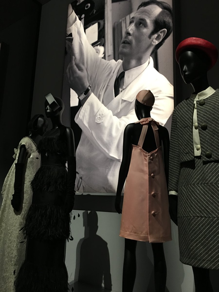 DESIGNERS - Marc Bohan (1926 – 2023).

Creative director Dior, 1960- 1989. 
Photo: «Christian Dior: designer of dreams», V&amp;A museum.

Photo: ©The Costume.

thecostumemagazine.com
