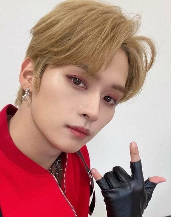 JiniChannel's tweet photo. #JYP brindó un comunicado en el que informó sobre un pequeño incidente automovilístico que sufrieron algunos de los integrantes de #StrayKids, (LeeKnow, Hyunjin y Seungmin)(+)👇🏻 https://t.co/uidLf7X2dQ