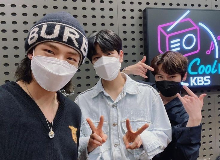 sukizu_ann's tweet photo. mejorense mis amores💓🫶🏻

#GetWellSoonGuys #StayLovesYou #Seungmin #승민 #HYUNJIN #현진 #Leeknow #리노 @Stray_Kids https://t.co/6jobqpAl83