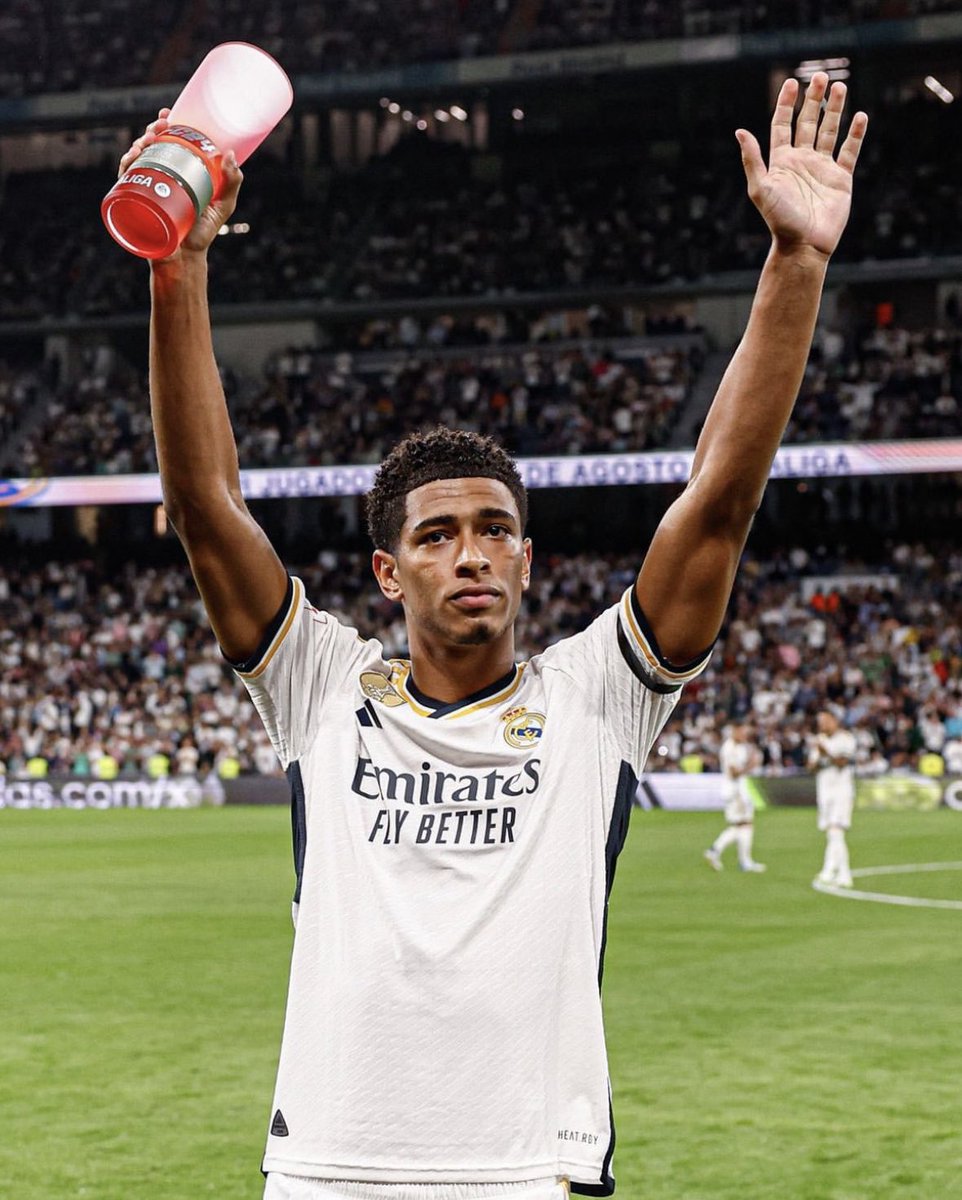 esportepop's tweet photo. ⚽️🌍 CHAMPIONS LEAGUE • ENCERRADO 

Real Madrid 1x0 Union Berlin

⚽️ Jude Bellingham

Em casa, Real Madrid pressiona e martela Union Berlin, mas o iluminado Bellingham consegue furar a defesa e desempata nos acréscimos para garantir a vitória merengue.

📸 Reprodução https://t.co/AaSh5j48K0