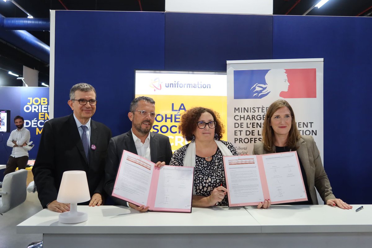 Carole Grandjean (@cgrandjean_) on Twitter photo Après l’<a href="/OPCO_Mobilites/">OPCO Mobilités</a> à #WorkdSkills, c’est avec <a href="/uniformation_/">Uniformation</a> que j’ai signé la convention d’objectifs et de moyens 2023-2025, au salon <a href="/JeunesdAvenirs/">Jeunes d'Avenirs</a>.
✅ Une confiance renouvelée avec de nouveaux objectifs, en faveur de l’apprentissage et de la formation des salariés ! Après l’<a href="/OPCO_Mobilites/">OPCO Mobilités</a> à #WorkdSkills, c’est avec <a href="/uniformation_/">Uniformation</a> que j’ai signé la convention d’objectifs et de moyens 2023-2025, au salon <a href="/JeunesdAvenirs/">Jeunes d'Avenirs</a>.
✅ Une confiance renouvelée avec de nouveaux objectifs, en faveur de l’apprentissage et de la formation des salariés !