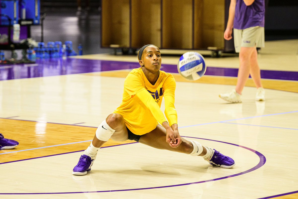 lsuvolleyball's tweet image. Dig In Wednesday 🍽️ 

#NowWeProwl | #GeauxTigers
