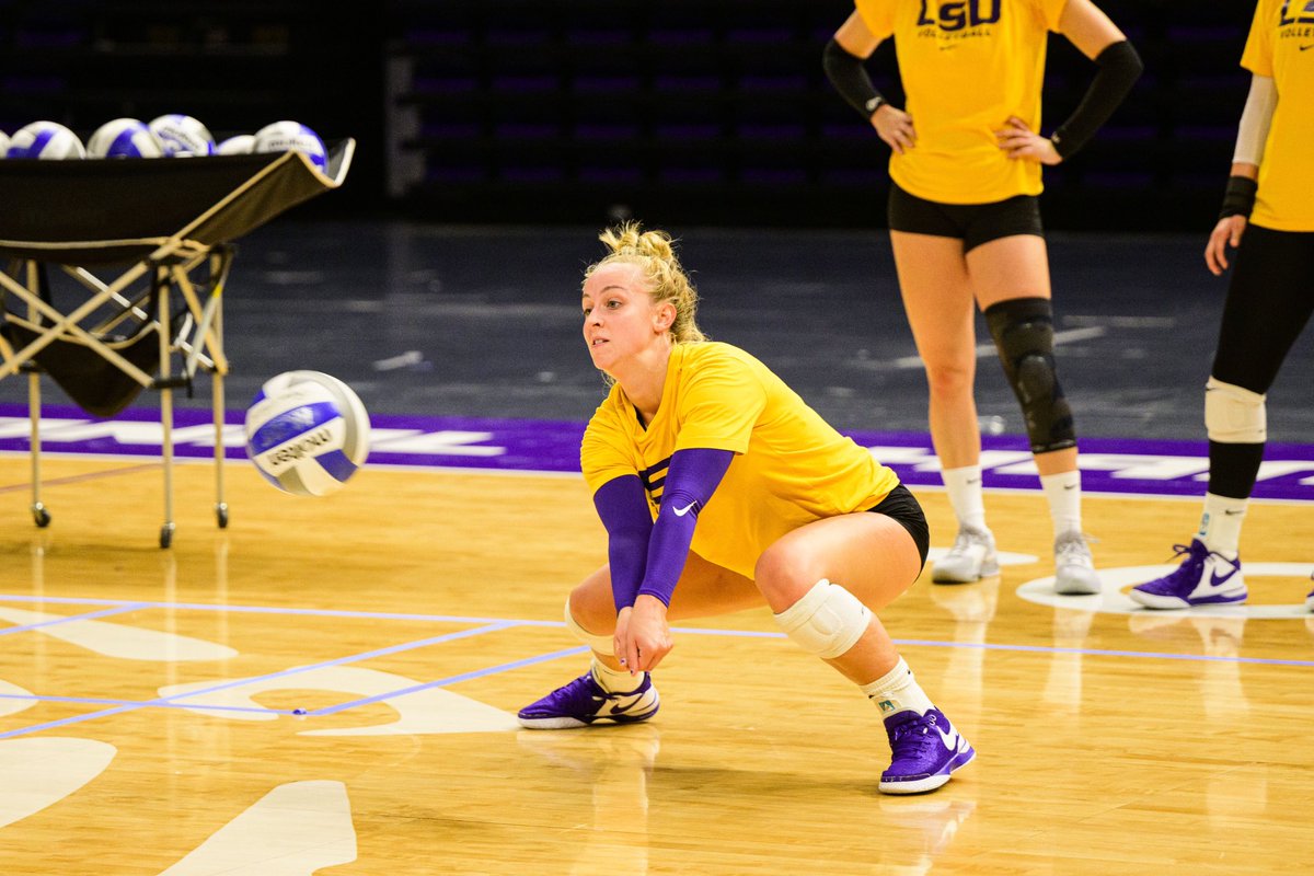 lsuvolleyball's tweet image. Dig In Wednesday 🍽️ 

#NowWeProwl | #GeauxTigers