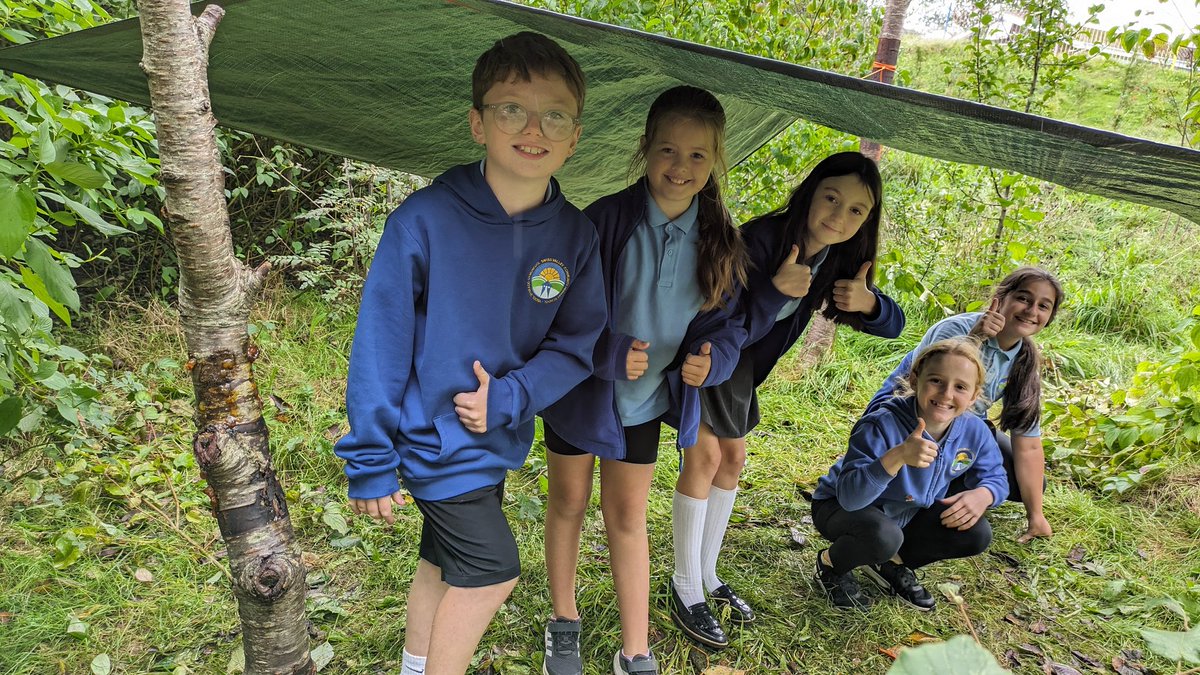SwissValleyCP's tweet photo. This afternoon Bl5/6 inspected the #dens built by other classes this week and #cooperated as #teams to adjust/tighten #tarps & #paracord using #knots and various tying techniques. @_OLW_ @SOuLupdate @theoeap @ysgoliachsirgar @EcoSchoolsWales @NatResWales @WG_Education https://t.co/yENjeh6m9k
