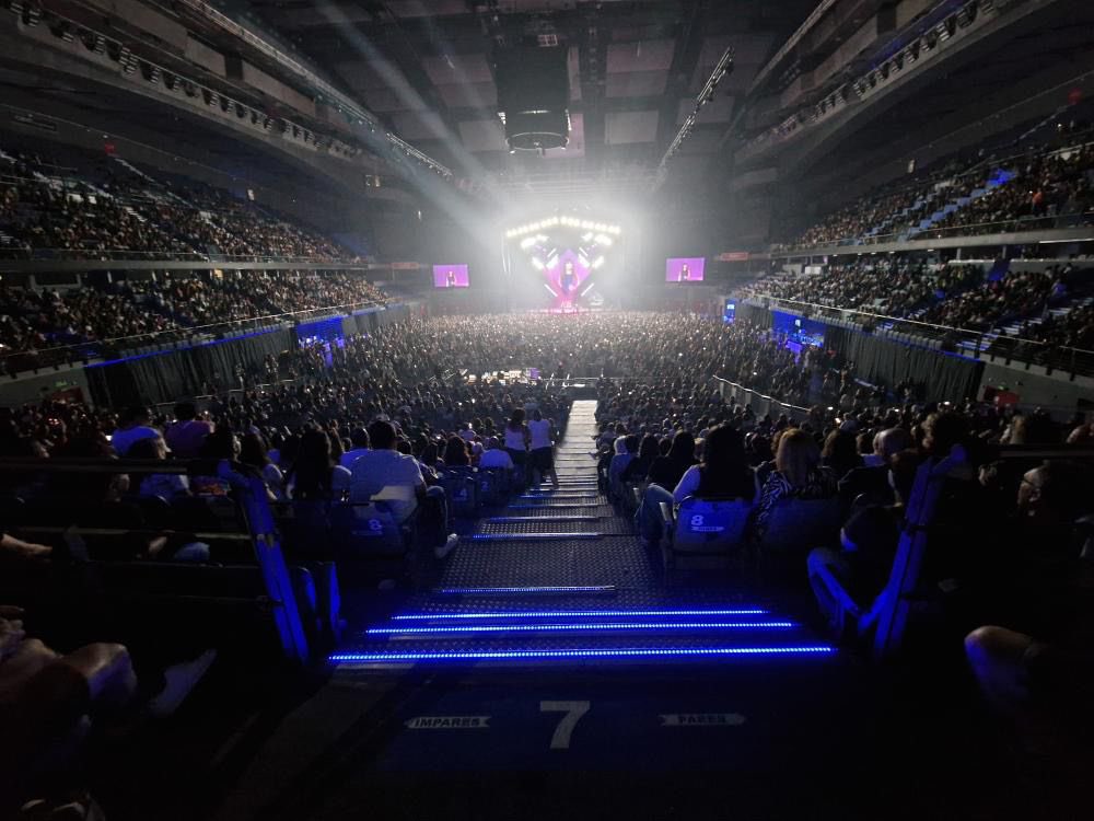 vanesamartin_'s tweet photo. Hola gente. Llamado al corazón. Esto es realidad y pasó hace 4 días en Madrid. Sois increíbles 🤍❌ !!!! https://t.co/9zhjm1iB9N