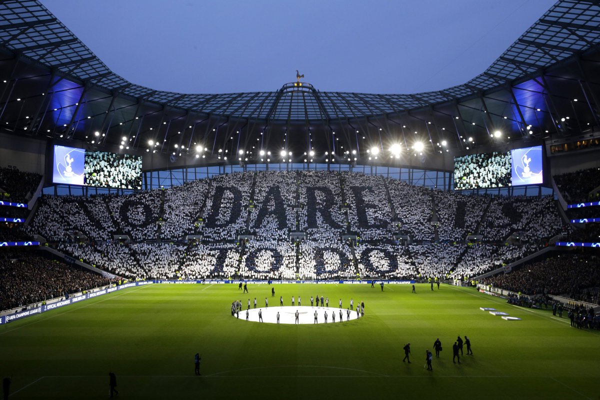 hotspurreports's tweet photo. The difference in fanbase is crazy. 🤣🤣🤣 https://t.co/WSLkg2uaID