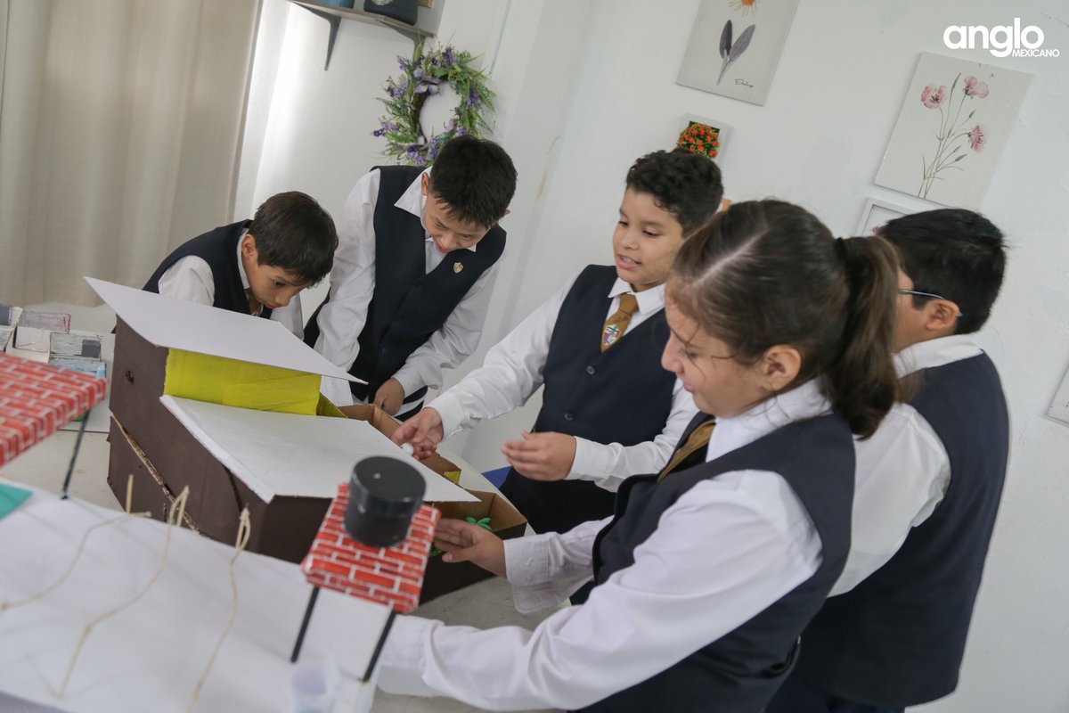 Nuestros alumnos de Quinto Exploradores #PrimariaAngloMexicano realizaron maquetas de su casa con el objetivo de reforzar conceptos matemáticos de ubicación espacial.

#ColegioAngloMexicanodeCoatzacoalcos #AngloMexicano #Coatzacoalcos #Primaria #OrgullosamenteAngloMexicano
