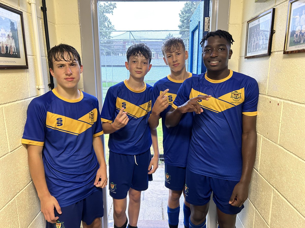 SalesianFboroPE's tweet photo. A hard fought 4-1 win over @BohuntPE tonight for year 9 goals from Rupert, Charlie and Adrian and Raff was POM #rainwind #football @SalesianFboro @SalesianFboroPE @AShotSchoolsFA https://t.co/mp3pURGVaI