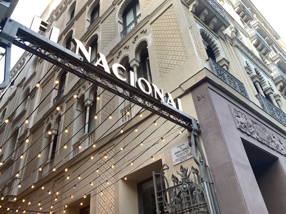Marcos_Lyndsy's tweet photo. Un pasaje renovado en Paseo de Gracia con sorpresa final !!!

https://t.co/X0SqwXCaDm

#travel #traveling #letsgoeverywhere
#tourism #adventure #travelpics
#wanderlust #Barcelona #Spain https://t.co/yrfAFFCgEV