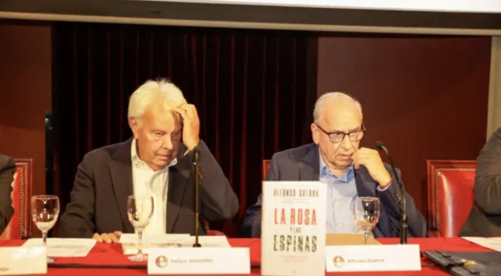 quinpaio's tweet photo. Ötzi i l'home de Tollund donant lliçons. De què deuen parlar, de mamuts? #caspain https://t.co/SmLBMDlshN