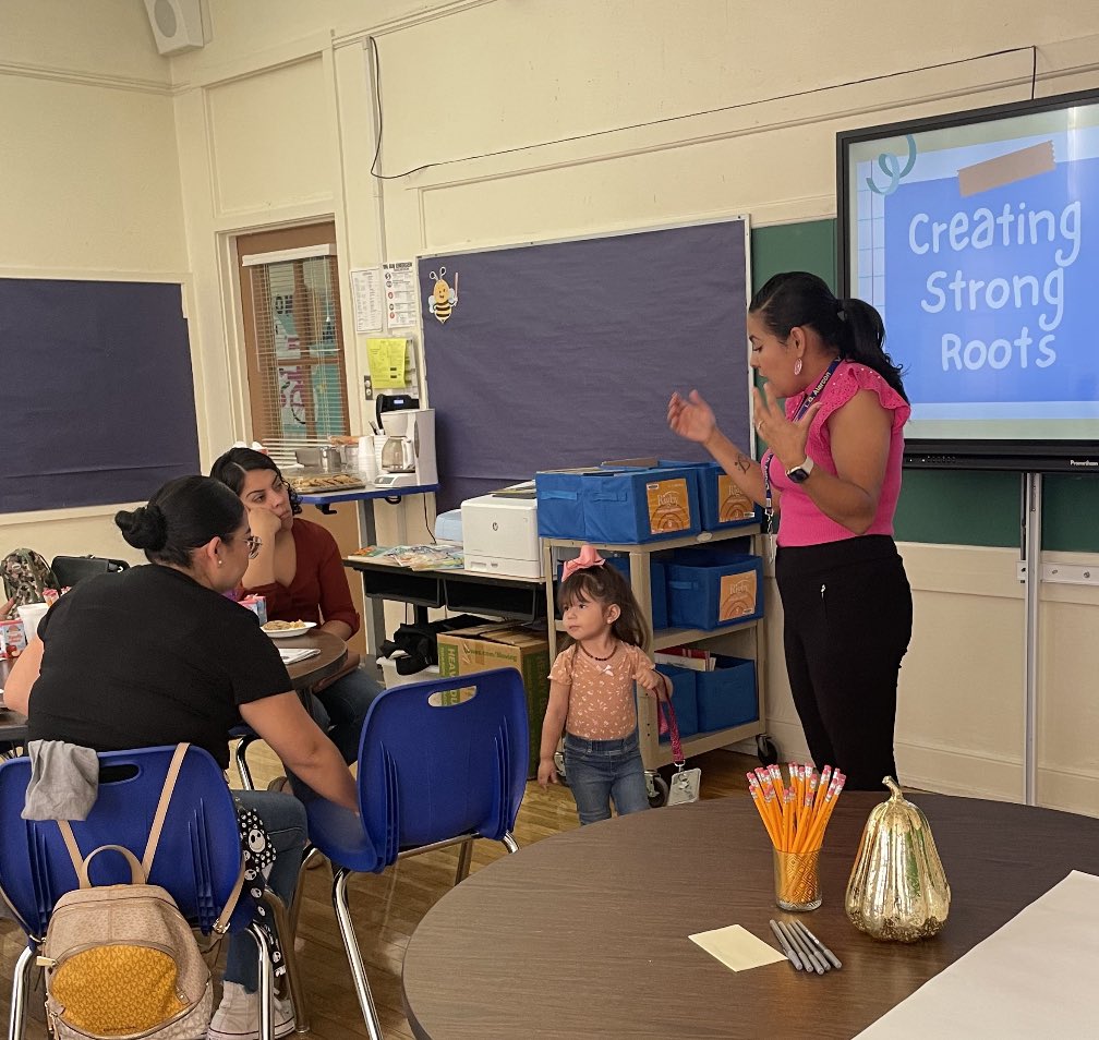 janetnatividad_'s tweet photo. Had such an interactive session at our first @BorregoElem and @AlarconElem parent workshop of the year💡Thank you families for joining us in learning how to create strong roots in our children’s lives as we build powerful family values💛 #SELWorkshop #ParentAndFamilyEngagement https://t.co/KCH1VFul4i