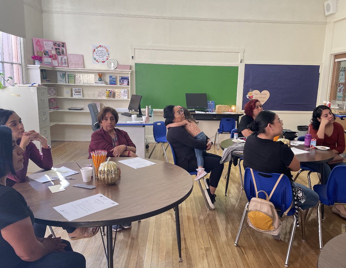janetnatividad_'s tweet photo. Had such an interactive session at our first @BorregoElem and @AlarconElem parent workshop of the year💡Thank you families for joining us in learning how to create strong roots in our children’s lives as we build powerful family values💛 #SELWorkshop #ParentAndFamilyEngagement https://t.co/KCH1VFul4i