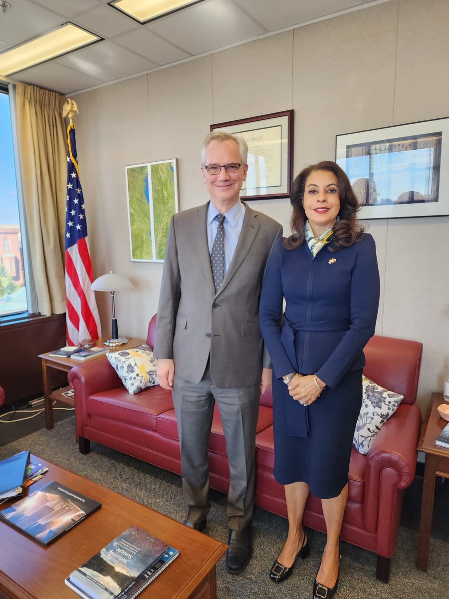 DoeIntlAffairs's tweet image. Assistant Secretary Andrew Light met with Ambassador Bond @USinTT yesterday to discuss opportunities for the #cleanenergy transition through investment in renewables Trinidad and Tobago.