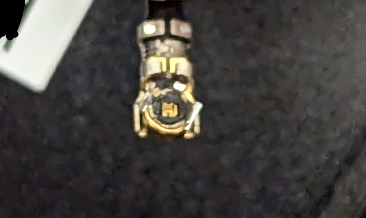 jefnathan's tweet photo. The chat feature in the @Dell  Support Assist app connects people w/ Dell social media team, not support.

Chat w/ Dell explain ongoing problems (including BT). Person on the chat INSISTS it's software.

Turns out  a Dell/Unisys tech wrecked the RF connector, affecting Bluetooth. https://t.co/Sn7lwzENRQ