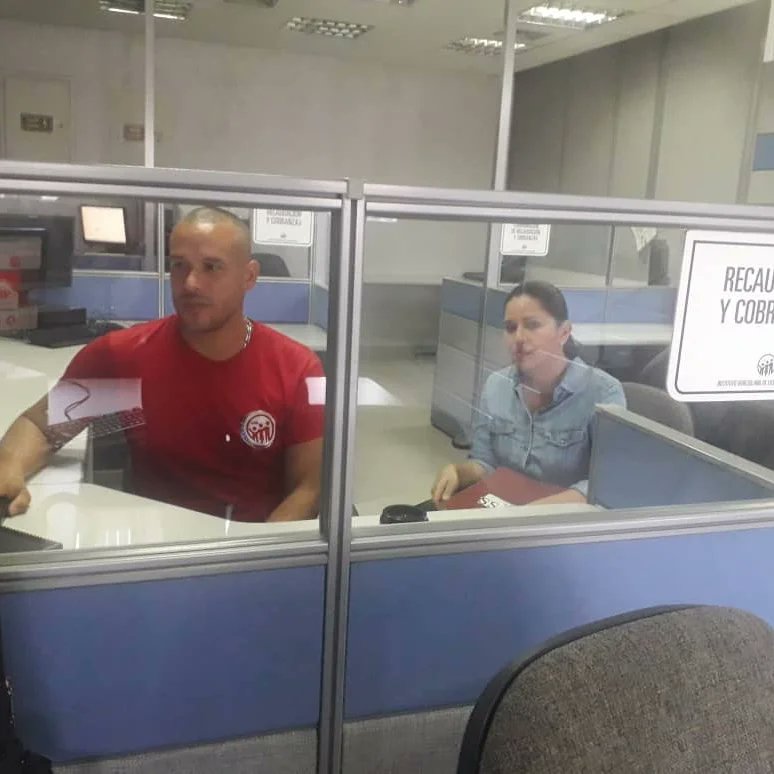 IVSS_OAPTM's tweet photo. #20deSep || Gestión de control presencial y asesoría técnica sobre proceso de desbloqueo; fueron parte de las labores realizadas este miércoles por la sección de Recaudación y Cobranzas.

#PorUnSeguroMásSocial https://t.co/gzzMptPz4s