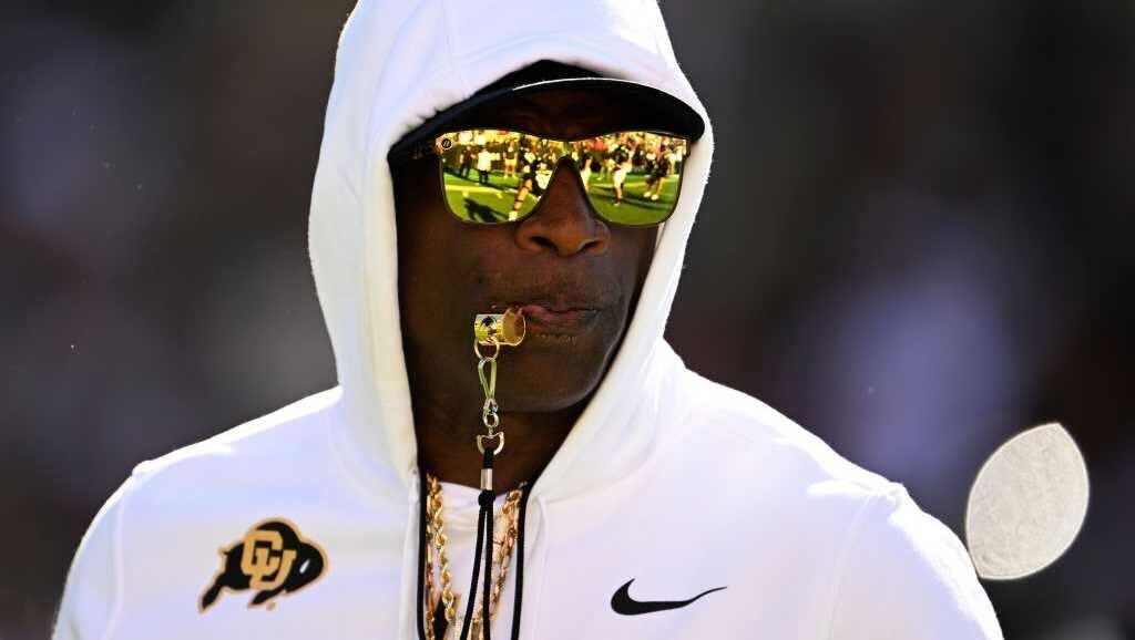 CollegeSportsCo's tweet photo. Deion Sanders’ sunglasses brand that he used to create the “Prime 21” — @BlendersEyewear — has now sold 67,000-72,000 in pre-orders 🤯
That’s an estimated $4.5 MILLION in sales 📈
#Prime21 | #Blenders https://t.co/BwC03hyX94