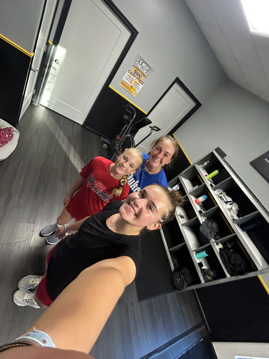 2029Faux's tweet photo. Had a great workout yesterday at Grit Fitness with @2025Faux and @juliamiller_333!! Love getting stronger every week 🏋️‍♀️ Go Outlaws ❤️🥎🖤 https://t.co/g0Qu8zfNPZ