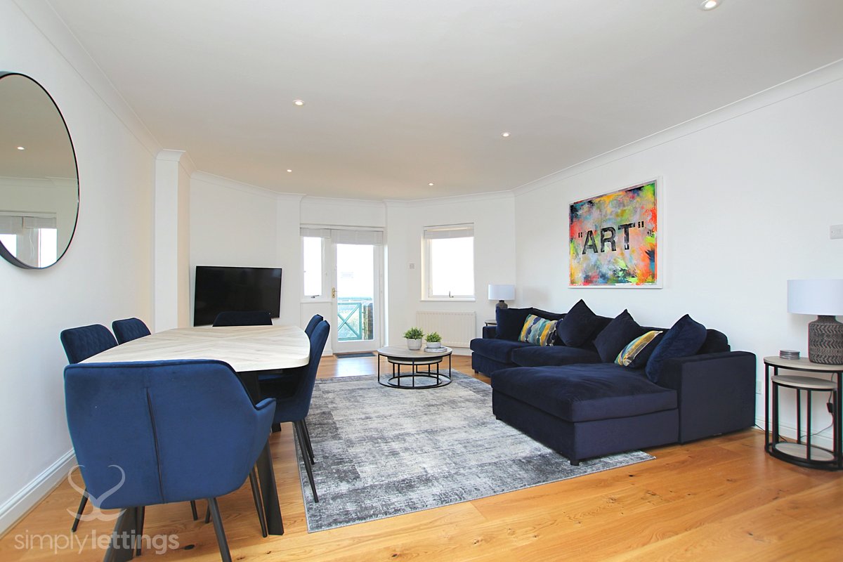 simplylett's tweet photo. #ToLet *FULLY FURNISHED* A beautiful 3 bed, 2 bath balcony #Flat with allocated parking! Located on #Hove Seafront - £2,995PCM! VIDEO TOUR: https://t.co/w7CaD3Swt4 PROPERTY DETAILS: https://t.co/w7CaD3Swt4 Call 01273 729 000 to view! #Lettings #Property #SimplyLettings #Brighton https://t.co/o6drxfBU6F
