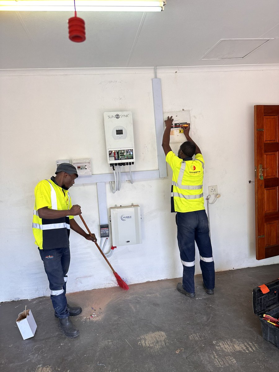 KhalangaElectrical tweet media